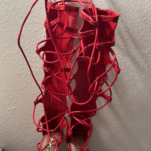 GIANNI. BINI.  Have.  2 pairs. 8 and. 7.  Only. Today 20 dollars - Picture 4 of 8